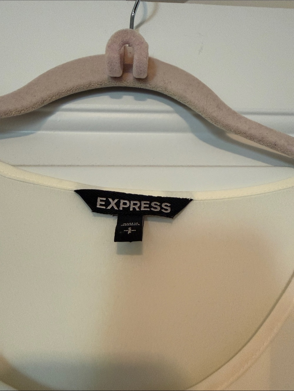 Express Cream Short-Sleeve Pleat-Front Blouse - Picture 2 of 5